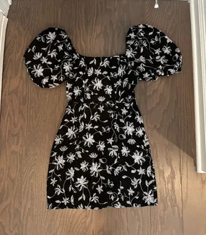 Blue Rain Black And White Floral Puff Sleeve Mini Dress Size XS thumbnail 1