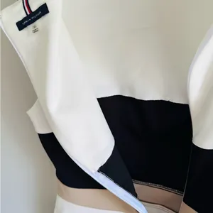 Tommy Hilfiger Black, White, and Tan Mini Dress thumbnail 9