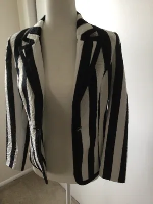 Tricotto Black And White Textured Blazer- Sz Sm thumbnail 5