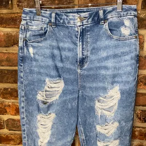 American Eagle Blue Distressed Denim Curvy Mom Jeans Women's Size 10 Short thumbnail 2