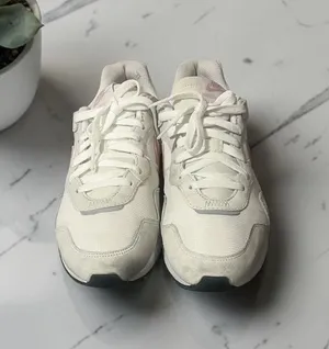 Nike Venture Runner Womens White PinkRetro Mesh Sneaker CK2948-104 Size‎ 10 thumbnail 1