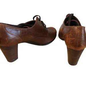 Moretti Brown Leather Lace Up Heeled Oxfords Women Size 39 9 8.5 Brogue Wingtip thumbnail 4