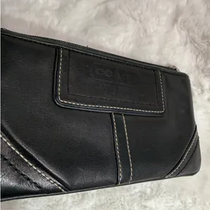 y2k COACH Black Leatherware Wristlet thumbnail 5
