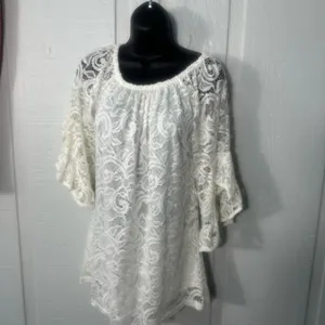 Win Win  White Lace Tunic Size Small/Medium EUC thumbnail 2