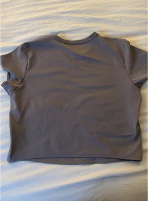 Uniqlo Cropped Shirt thumbnail 3
