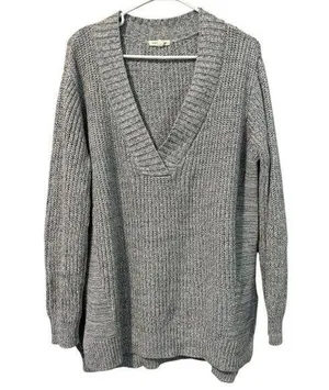 Anthropologie Silence + Noise Knit Side Slit Step Hem V Neck Sweater Size Medium thumbnail 1