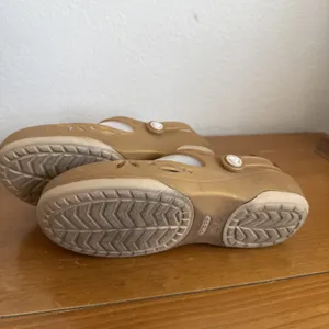 Crocs Isabella Clogs Womens Sz 7 Dark Gold Cutout Comfort Casual Mary Jane Shoes thumbnail 7