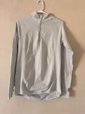 Saucony grey seamless pullover top L thumbnail 1