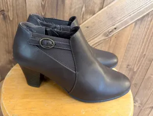 Croft & Barrow Women’s Size 8 Brown Heeled Ankle Booties thumbnail 1