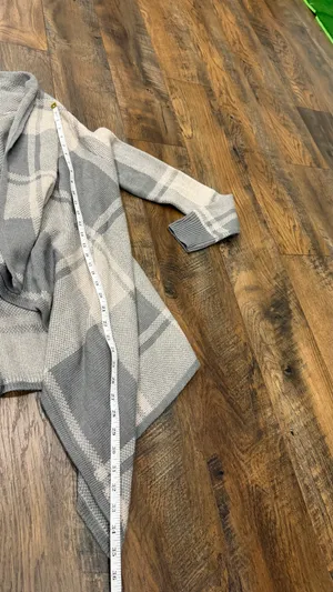 Merona Women’s Plaid Knit Cardigan Open Front Gray/Cream Size Medium thumbnail 4