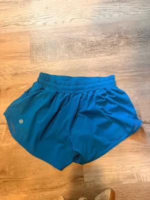 Lululemon Shorts Hotty Hot 2.5" thumbnail 2