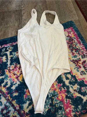 Abercrombie Women’s White Ribbed Tie-Front Bodysuit thumbnail 8