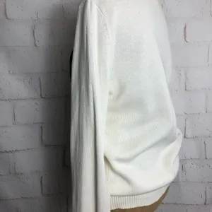 ⬇️ IZOD Golf Cream Argyle V-Neck Women’s Sweater thumbnail 4