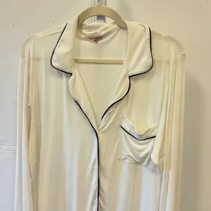 Eberjey Gisele Long Sleeve Pajama Set White Navy Blue Contrast Piping‎ Medium thumbnail 4