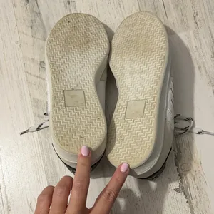 33.9 The Original White and Black Women's Sneakers thumbnail 9