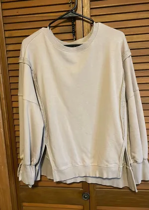 Beige crewneck thumbnail 1