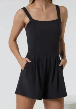 NEW Vuori Villa Cami Romper Size Medium Women's thumbnail 1
