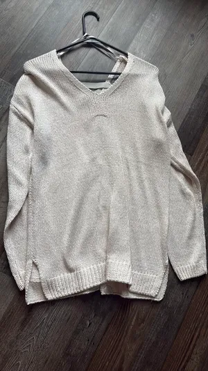 Cupcake Pink V neck sweater Tan Size M thumbnail 2