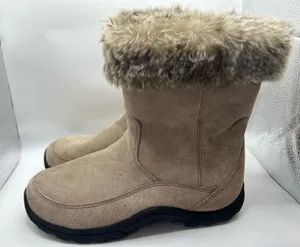 L.L.Bean Winter Snow Boots Suede Faux Fur Trim Cozy Outdoor Hiking Women’s 7.5 M thumbnail 1