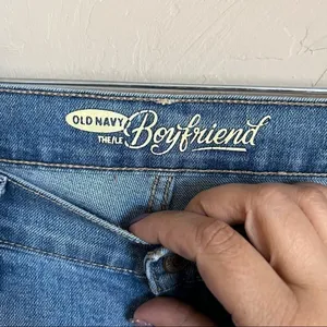 Old‎ Navy Boyfriend Glacier Cropped Denim Jeans thumbnail 5