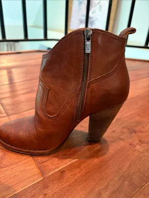 Frye Madeline Short Cognac Leather Western High Heel Ankle Boots Size 7M thumbnail 4