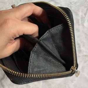 MICHAEL KORS Black Zip Around Wallet thumbnail 9