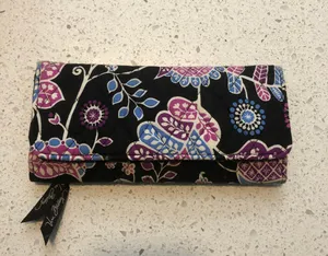 magnetic closure wallet, width is 8.5, length is 4.5 EUC thumbnail 5