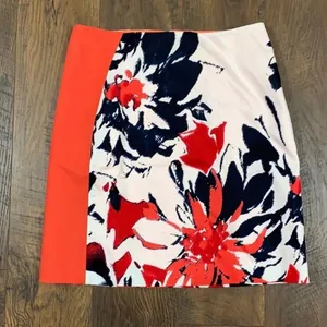 Tahari Floral Teaberry Skirt Size 6 thumbnail 1