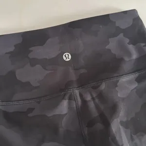 Lululemon heritage camo super high rise align short EUC thumbnail 3
