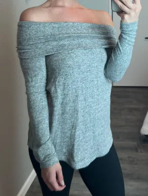 Abercrombie Off The Shoulder Top thumbnail 2