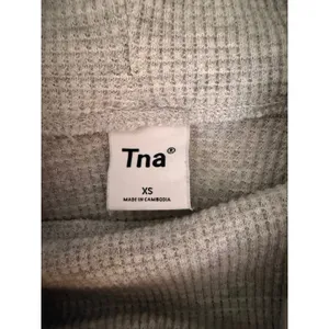 Aritzia Tna Thermal Waffle Knit Cowl Neck Top Grey Curved Hem Long Sleeve XS thumbnail 4