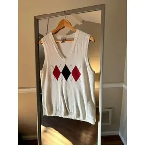 Izod Golf V Neck Sweater White Large thumbnail 2