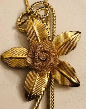 Vintage Flower Gold Tone Lariat Necklace thumbnail 3