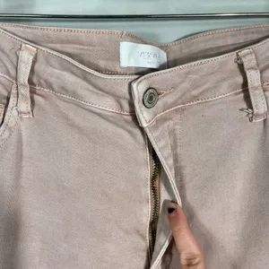 Vervet Pastel Pink Denim Raw Distressed Crop Hem Flare Jeans 32 T5671CR Baby thumbnail 3