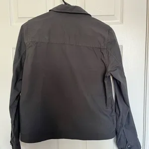 Vuori Women's Dark Gray Utility Jacket thumbnail 3