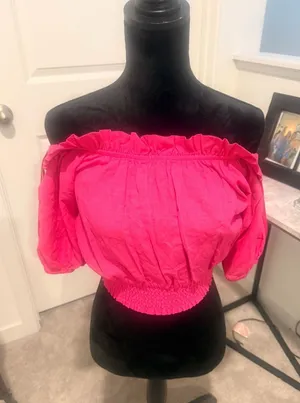 Kit kat Women's Off Shoulder Ruffle Trim Ruched Short Sleeve Blouse Crop Top, ho thumbnail 1