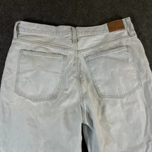 Madewell The Perfect Vintage Straight Jeans Light Wash Distressed Size 33 thumbnail 13