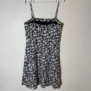 Ann Taylor Black White Floral Fit & Flare Spaghetti Strap Dress Size 12‎ thumbnail 4