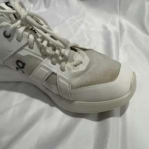 ON On Clouds The Roger Clubhouse Pro Sneakers, White Ice, Size 9 Womens thumbnail 16