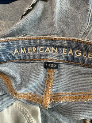 American Eagle Blue Denim Mom Shorts High Rise Frayed Hem Stretch Size 14 thumbnail 2