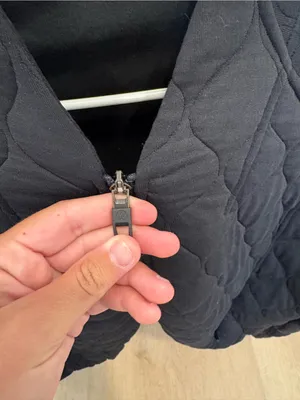 Lululemon Quilted Bomber Jacket in Black Size 6 thumbnail 4