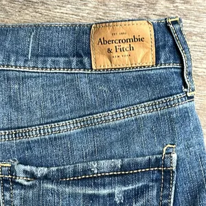 Abercrombie & Fitch Distressed Denim Short Shorts Size 2 thumbnail 7