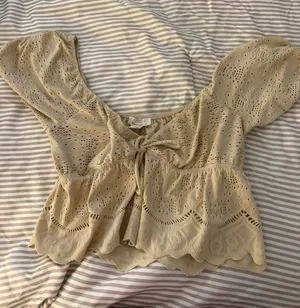 Boutique Top thumbnail 1