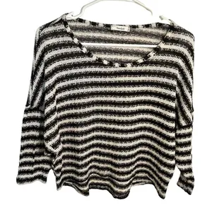 Teenbell Women's Oversized Knit Top White Black Metallic Rose Gold Stripes Round thumbnail 1