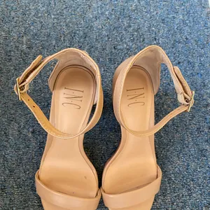 INC International Concepts women 7 tan open toe strap 3.5” heel w/ankle Buckle thumbnail 6