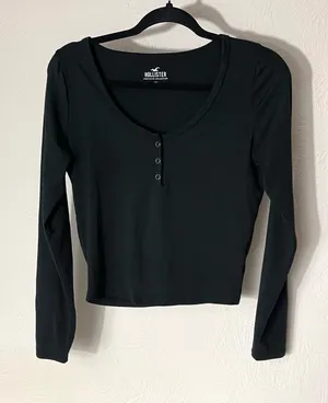 Hollister Black Long-Sleeve Henley Crop Top thumbnail 1