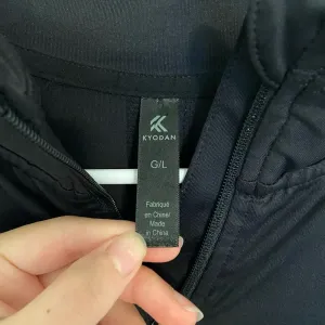 NWOT |‎ Kyodan women’s solid black zip active jacket — large thumbnail 5