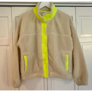Old Navy snap front flurry crop Sherpa jacket size M thumbnail 4