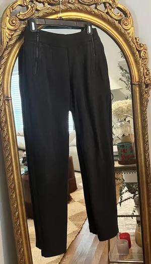 Lululemon sweatpants thumbnail 1