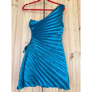 NWT Lulus Constantly Poised Teal Satin Pleated One-Shoulder Mini Dress Party S thumbnail 2